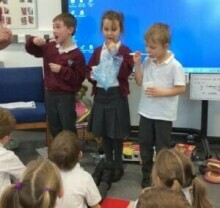 cleaning teeth 300x283 ResizedImageWzIyMCwyMDhd